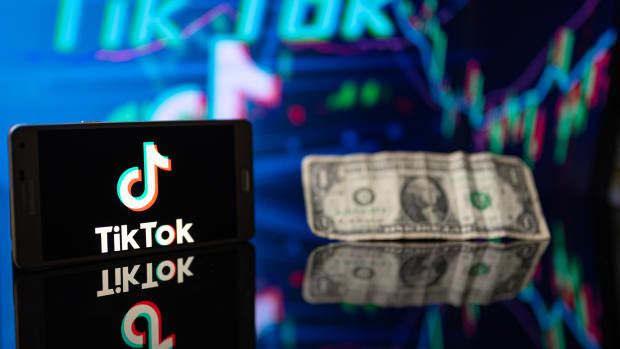  Nuotraukos iliustracija „TikTok“ logotipas, rodomas išmaniajame telefone, Briuselyje – Belgijoje 2019 m. rugsėjo 18 d. (Nuotraukos iliustracija – Jonathan Raa / „NurPhoto“ per „Getty Images“)
