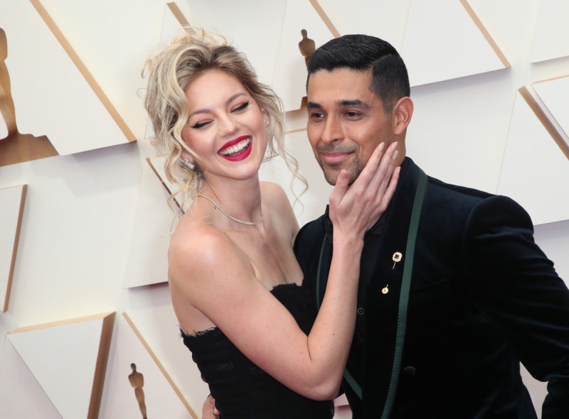 HOLLYWOOD, CALIFORNIË - MAART 27: Amanda Pacheco en Wilmer Valderrama wonen de 94e jaarlijkse Academy Awards bij in Hollywood en Highland op 27 maart 2019 in Hollywood, Californië. (Foto door David Livingston/Getty Images)