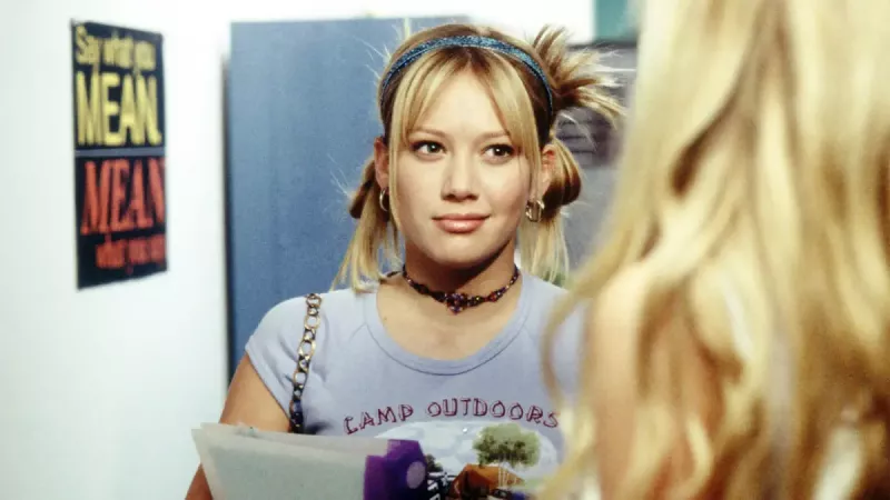 Hilary Duff nettowaarde - Hilary Duff als Lizzie McGuire in"Lizzie McGuire" on the Disney Channel