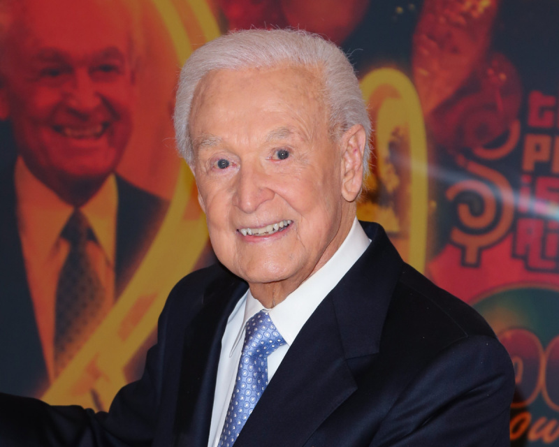   LOS ANGELES, CA - 5. NOVEMBER: Bob Barker besucht das Set von"The Price Is Right" to celebrate his 90th Birthday at CBS Television City on November 5, 2019 in Los Angeles, California.  (Photo by Paul Archuleta/FilmMagic)