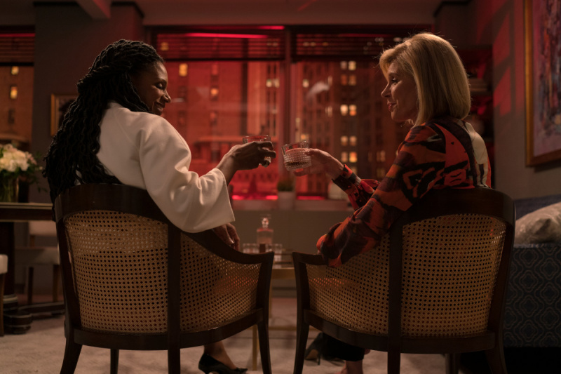   Audra McDonald nei panni di Liz Reddick e Christine Baranski nei panni di Diane Lockhart"The Good Fight"
