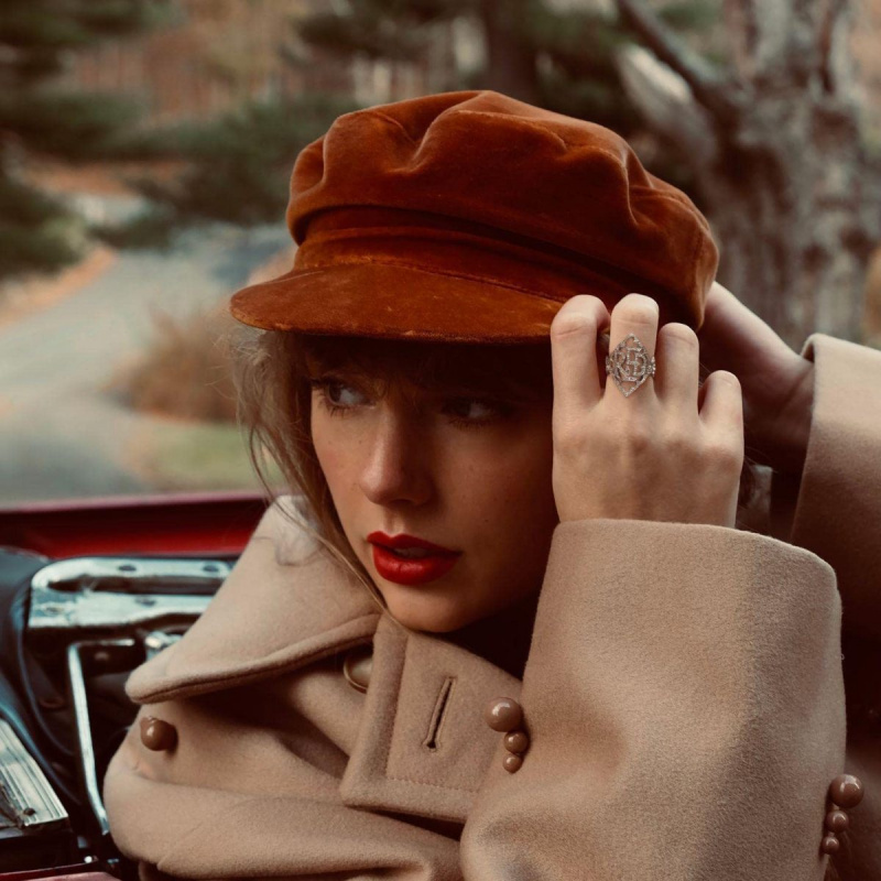   Taylor Swift アルバム - Taylor Swift 'Red (Taylor's Version)" album cover