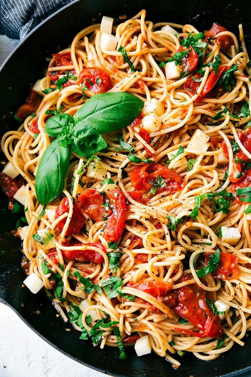 Caprese-Makarna-kolay ve lezzetli