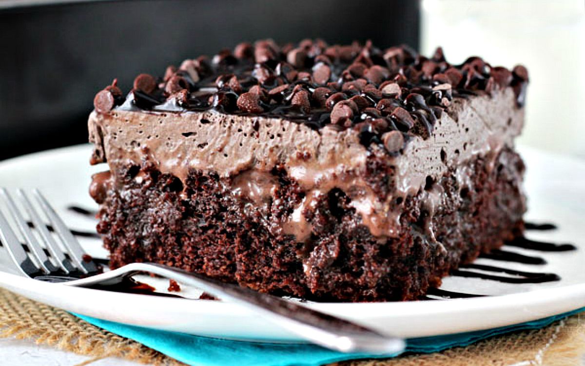 Chocolate Poke Cake 1240