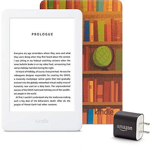 „Kindle Essentials“ rinkinys su „Kindle“, dabar su įmontuota priekine šviesa, „Amazon“ spausdintu dangteliu ir maitinimo adapteriu
