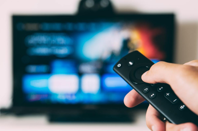   leje en film som en billig date idé