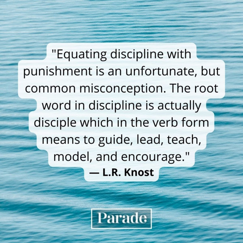 の著者"The Gentle Parent," L.R. Knost, explains what discipline looks like through gentle parenting