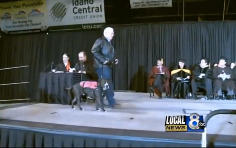  Cletus-service-dog-graduation-ctr