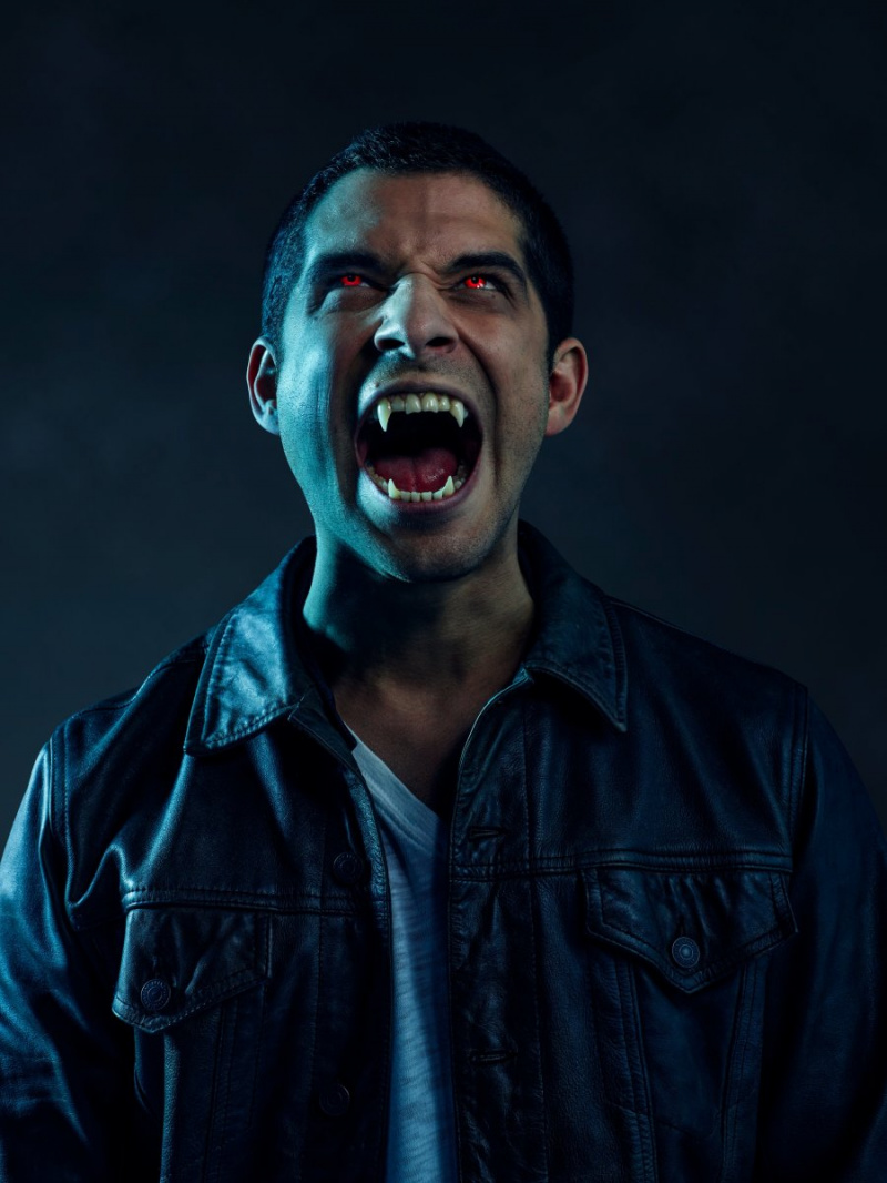 Kurt adam formundaki Scott McCall rolünde Tyler Posey"Teen Wolf: The Movie" on Paramount Plus