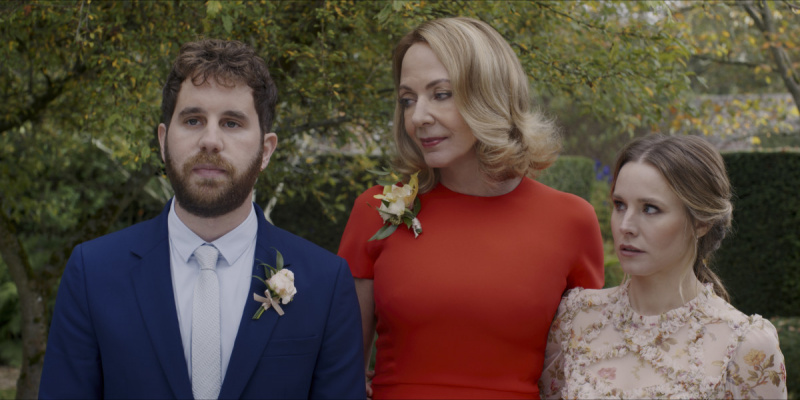   Benas Plattas, Allison Janney ir Kristen Bell"The People We Hate at the Wedding"