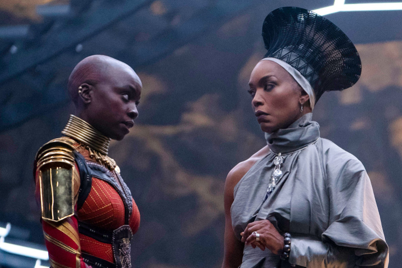   Danai Gurira nei panni di Okoye e Angela Bassett nei panni della regina Ramonda"Black Panther: Wakanda Forever." "Black Panther: Wakanda Forever" streaming release date is announced for Disney+.