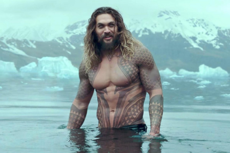  Джейсон Момоа без рубашки в"Aquaman"