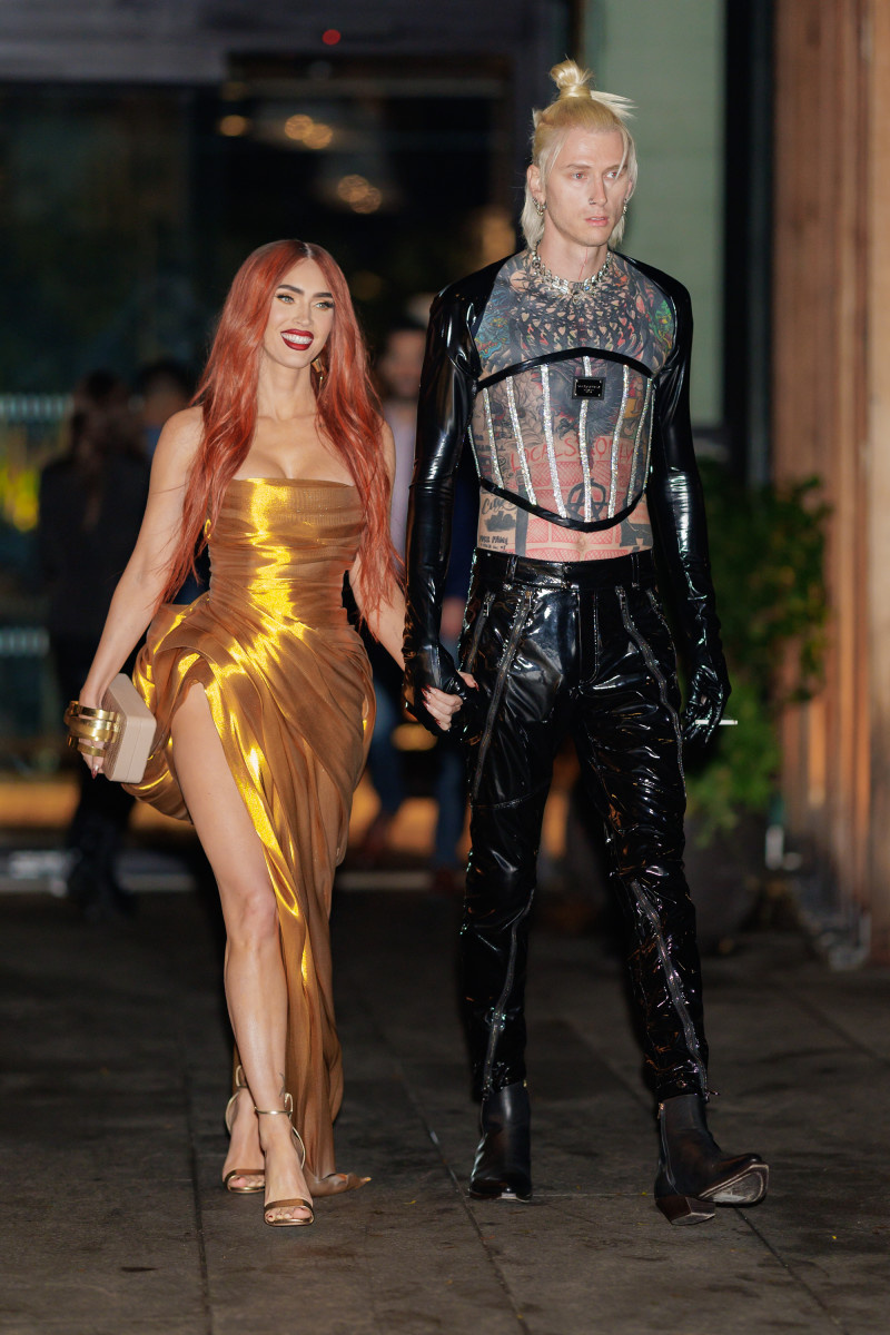 NIUJORKAS, NIUJORKAS – SPALIO 25 d.: Megan Fox ir kulkosvaidis Kelly bus matomi Brukline 2019 m. spalio 25 d. Niujorke.