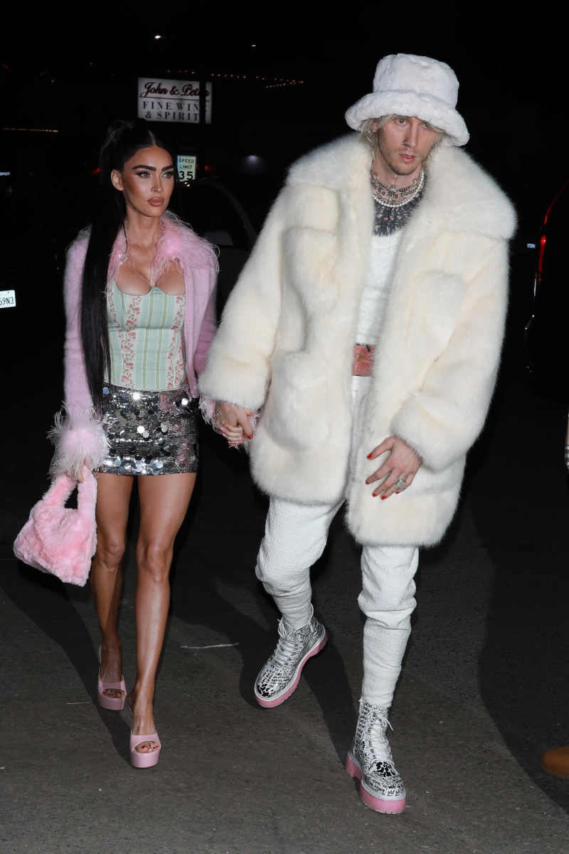  LOS ANGELES, CA - 19 DECEMBER: Megan Fox och Machine Gun Kelly ses den 19 december 2019 i Los Angeles, Kalifornien. (Foto av TWIST/Bauer-Griffin/GC Images)