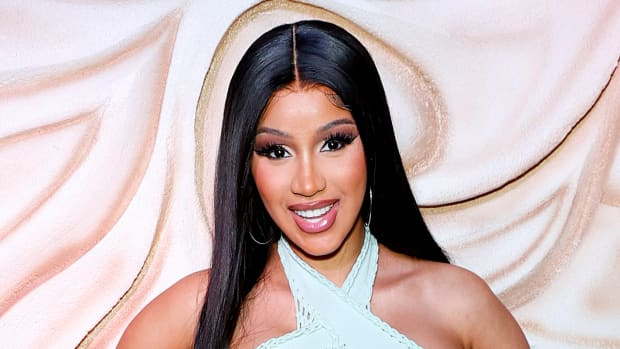 MIAMI BEACH, FLORIDA – 4. DEZEMBER: Cardi B und Starco Brands starten Whipshots im The Goodtime Hotel am 4. Dezember 2019 in Miami Beach, Florida.