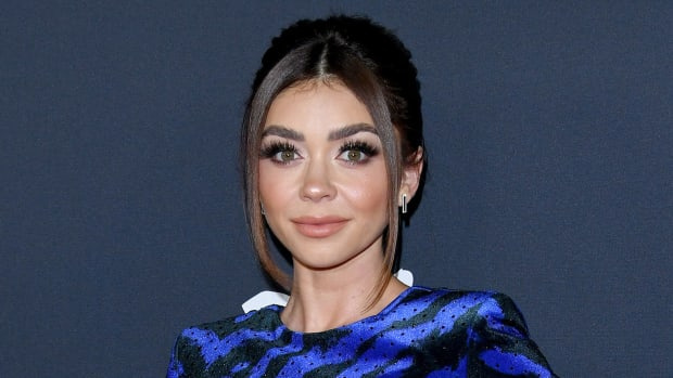  HOLLYWOOD, CALIFORNIA - 10 NOVEMBRE: Sarah Hyland partecipa all'AFI Fest 2019 - Gala Premiere della serata di apertura di Netflix's "tick, tick&hellip;BOOM" at TCL Chinese Theatre on November 10, 2019 in Hollywood, California.
