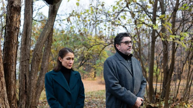  Alfredas Molina"Three Pines" on Amazon Prime Video