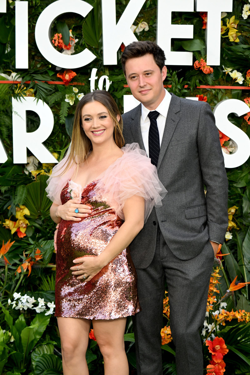  LONDONAS, ANGLIJA – RUGSĖJO 07 d.: Billie Lourd ir Ostinas Rydellas dalyvauja pasaulinėje filmo premjeroje"Ticket to Paradise" at Odeon Luxe Leicester Square on September 07, 2019 in London, England. (Photo by Jeff Spicer/Getty Images for Universal)