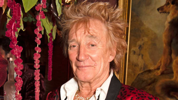  LONDRA, INGHILTERRA - 24 NOVEMBRE: Sir Rod Stewart frequenta Mark's Club 50th Anniversary Party on November 24, 2019 in London, England.