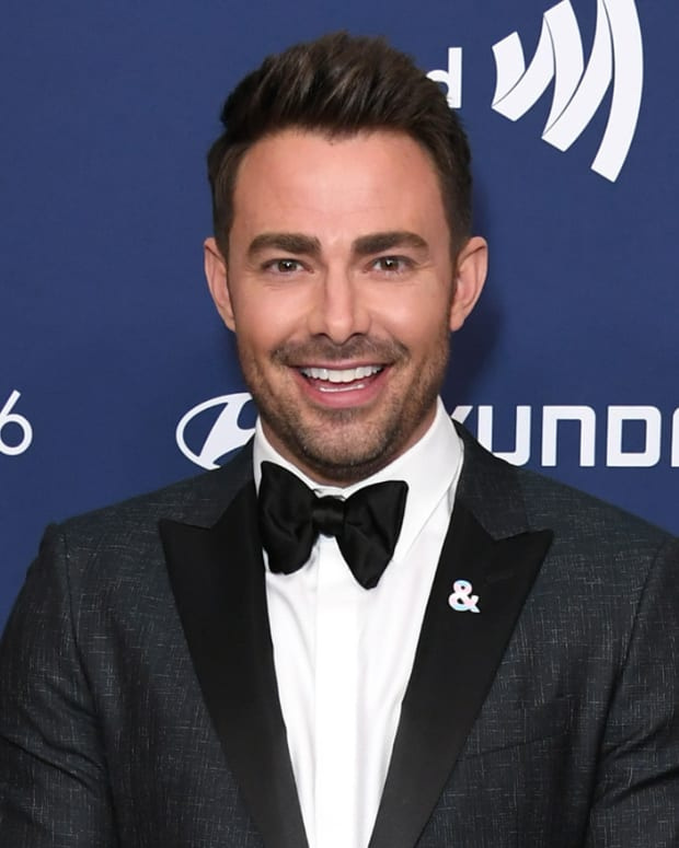   mean-girls-jonathan-bennett-mammogram-breast-cancer-awareness-month-instagram-2022-ftr