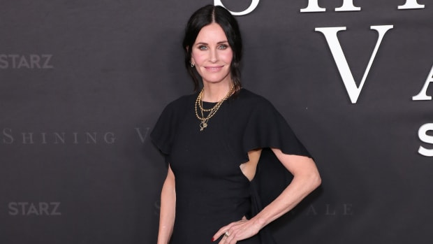  Hollywood, California - 28 Şubat: Courteney Cox STARZ galasına katıldı"Shining Vale" - red carpet at TCL Chinese Theatre on February 28, 2019 in Hollywood, California. (Photo by Leon Bennett/Getty Images)