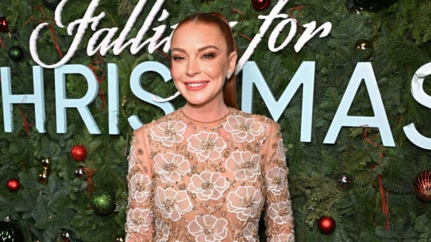  NIUJORKAS, NIUJORKAS – LAPKRIČIO 09 d.: Lindsay Lohan 2019 m. lapkričio 9 d. Niujorke dalyvauja „Netflix“ šventėje „Fall For Christmas“ šventės gerbėjų seansas su aktoriais ir komanda