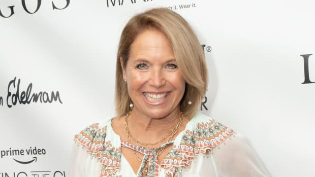  NEW YORK, NEW YORK - SEPTEMBER 10: Katie Couric woont The Daily Front Row bij's 9th Annual Fashion Media Awards at The Rainbow Room on September 10, 2019 in New York City.