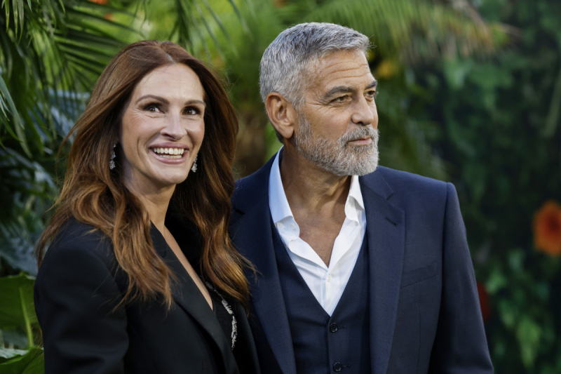  LONDON, ENGLAND - SEPTEMBER 07: Julia Roberts og George Clooney deltager i verdenspremieren på"Ticket to Paradise" at Odeon Luxe Leicester Square on September 07, 2019 in London, England.