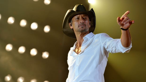  Nešvilis, TN – BALANDŽIO 16 d.: Timas McGraw koncertuoja per Keithą Urbaną's Fourth annual We're All For The Hall benefit concert at Bridgestone Arena on April 16, 2019 in Nashville, Tennessee.  (Photo by Frederick Breedon IV/Getty Images for the Country Music Hall of Fame and Museum)