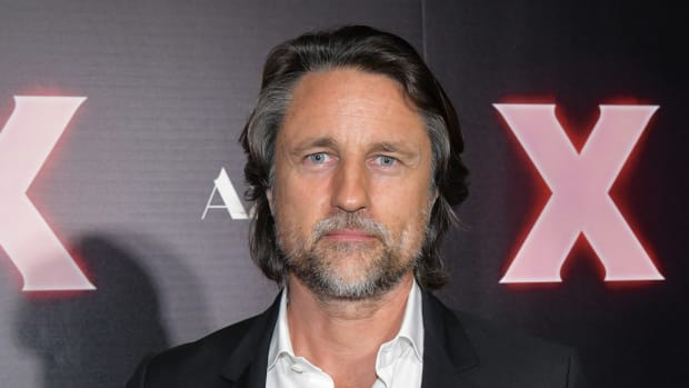  HOLIVUDAS, KALIFORNIJA – KOVO 15 d.: Martinas Hendersonas dalyvauja fotoskambutyje dėl A24 premjeros Los Andžele's "X" at TCL Chinese 6 Theatres on March 15, 2019 in Los Angeles, California.