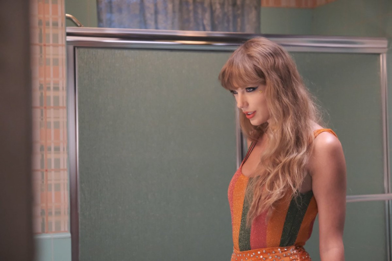 Taylor Swift i henne"Anti-Hero" music video