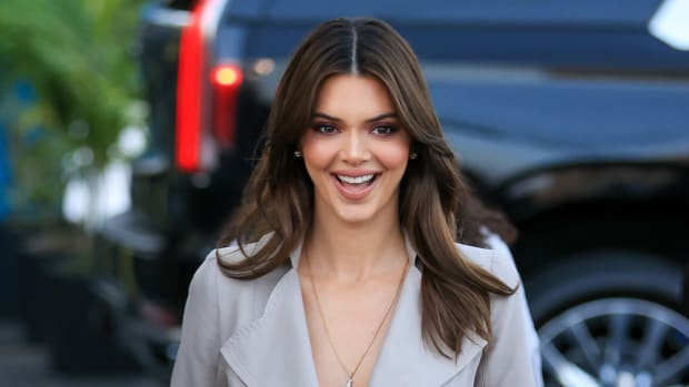   kendall-jenner-agurk-skive-halloween-kostume-instagram-foto-ftr