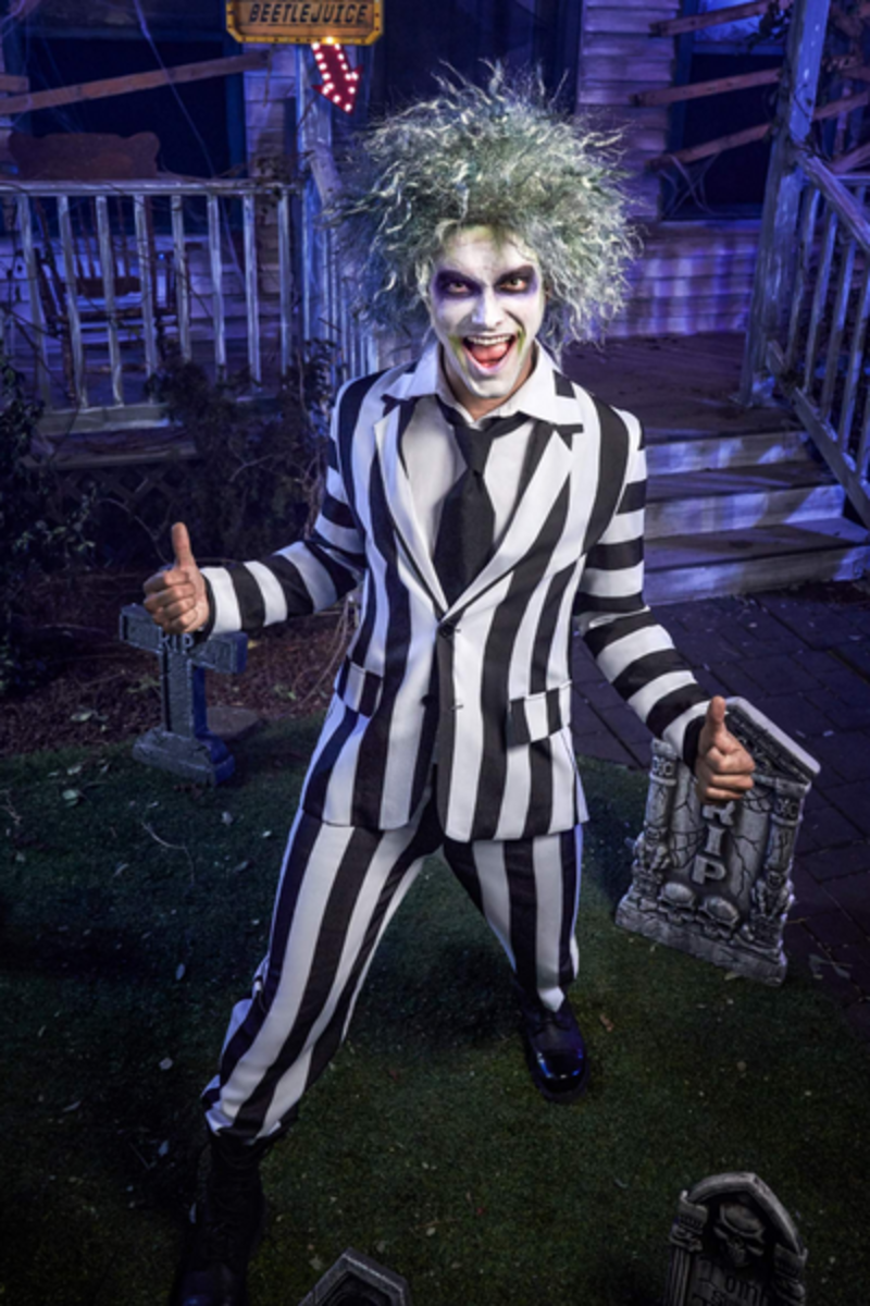   Scary Trio Halloween Costumes Beetlejuice