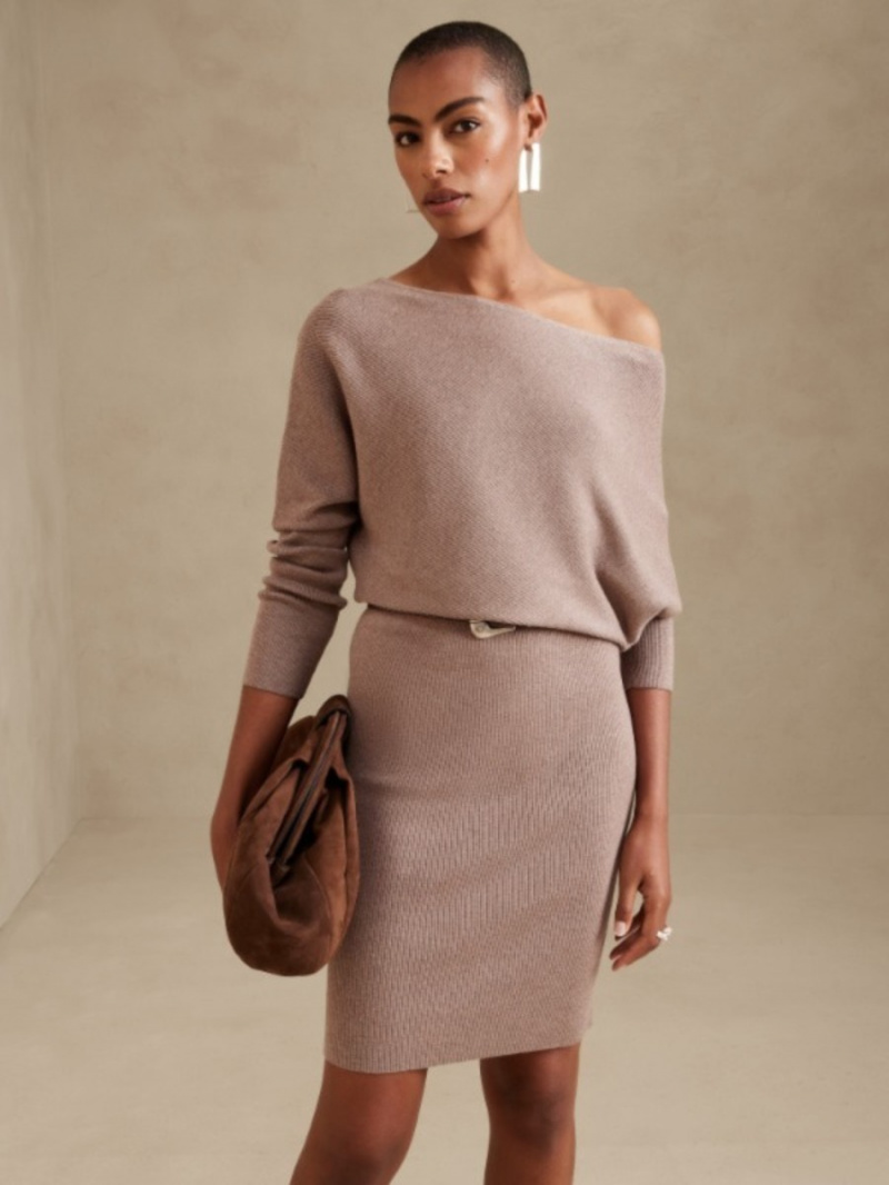   نحيف's off shoulder sweater dress