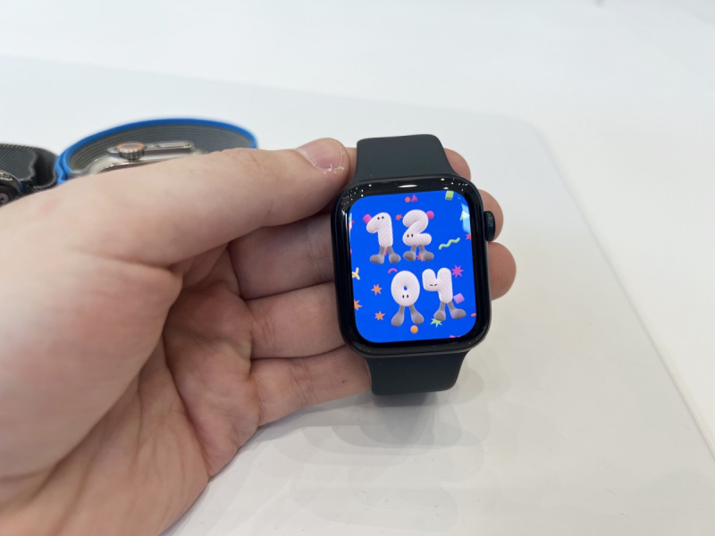   Apple watch SE
