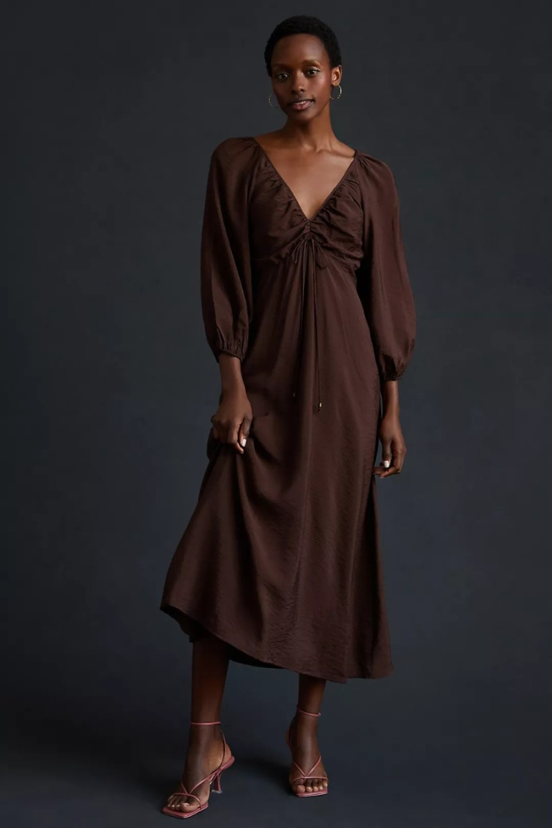   Anthropologie Maeve Deep-V Ruched Midi-kjole