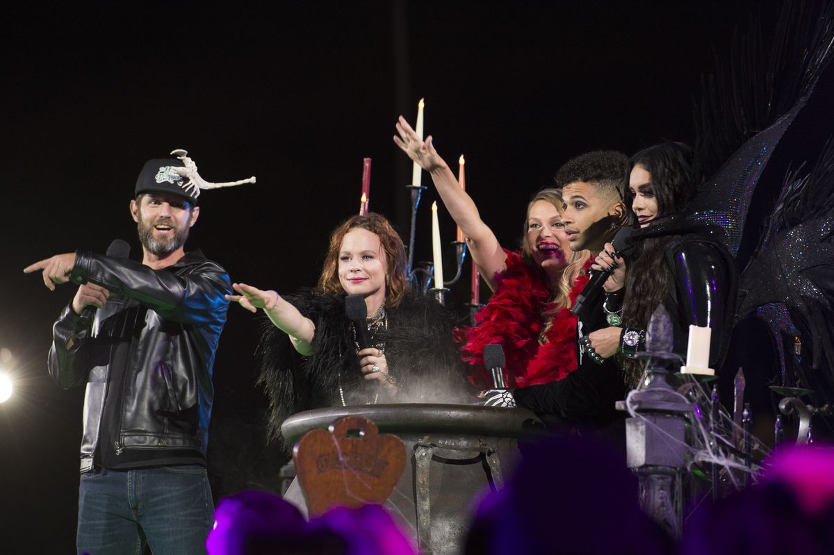 Omri Katz, Thora Birch e Vinessa Shaw si riuniscono al