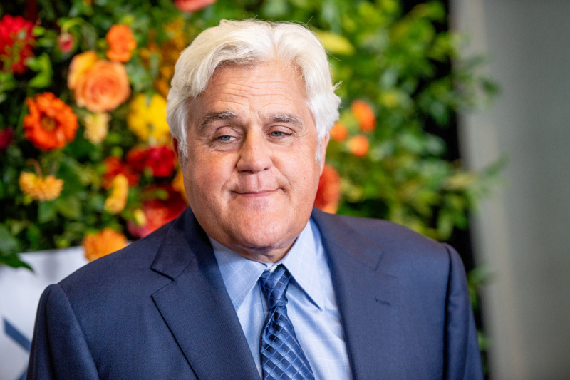  NIUJORKAS, NY – SPALIO 11 d.: Jay Leno dalyvauja Hadsono upės parko 20-mečio šventėje Hudsono upės parke's Pier 62 on October 11, 2019 in New York City.  (Photo by Roy Rochlin/Getty Images)