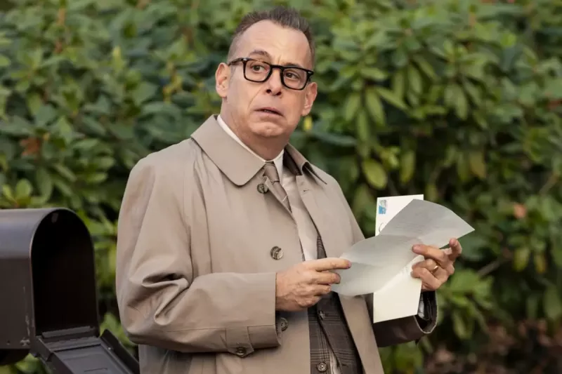   Joe Mantello som John Graff i"The Watcher" Season 1 on Netflix