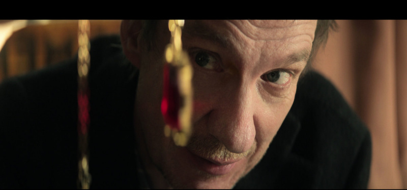 David Thewlis nel ruolo di John Dee in"The Sandman" on Netflix
