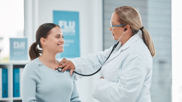  Kardiolog taler med patienten