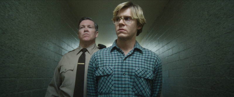  Evan Peters als Jeffrey Dahmer in"DAHMER - Monster: The Jeffrey Dahmer Story" on Netflix