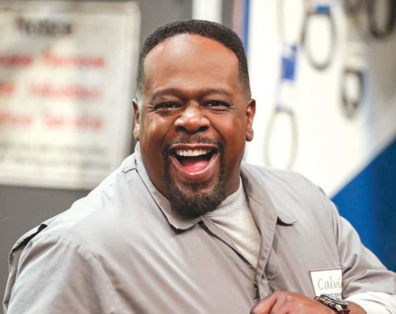   Cedric the Entertainer vaidina Calviną"The Neighborhood" on CBS
