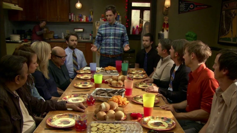   Geriausi Padėkos dienos televizijos serialai: „Tai's Always Sunny In Philadelphia" Thanksgiving episode "The Gang Squashes Their Beefs""