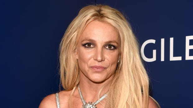  BEVERLY HILLS, CA – BALANDŽIO 12 d.: Vanguard apdovanojimo laureatė Britney Spears pozuoja 29-ajame kasmetiniame GLAAD Media Awards apdovanojimų užkulisiuose „The Beverly Hilton“ viešbutyje 2019 m. balandžio 12 d. Beverli Hilse, Kalifornijoje.