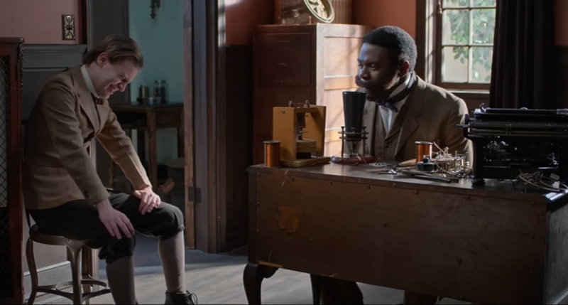   サム・リチャードソン、右、中"History of the World Part II" History of the World Part 2 on Hulu