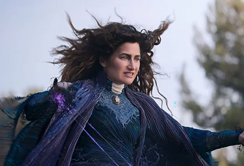   Кэтрин Хан в роли Агнес/Агаты Харкнесс в"WandaVision," a role she reprises in the spinoff series "Agatha: Coven of Chaos" from Marvel Studios on Disney+